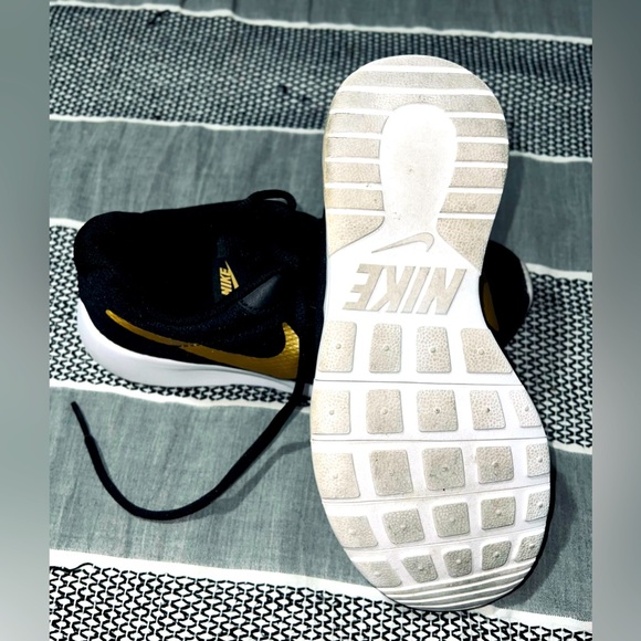 ✨Nike kid sneakers (unisex)✨ - Picture 3 of 3